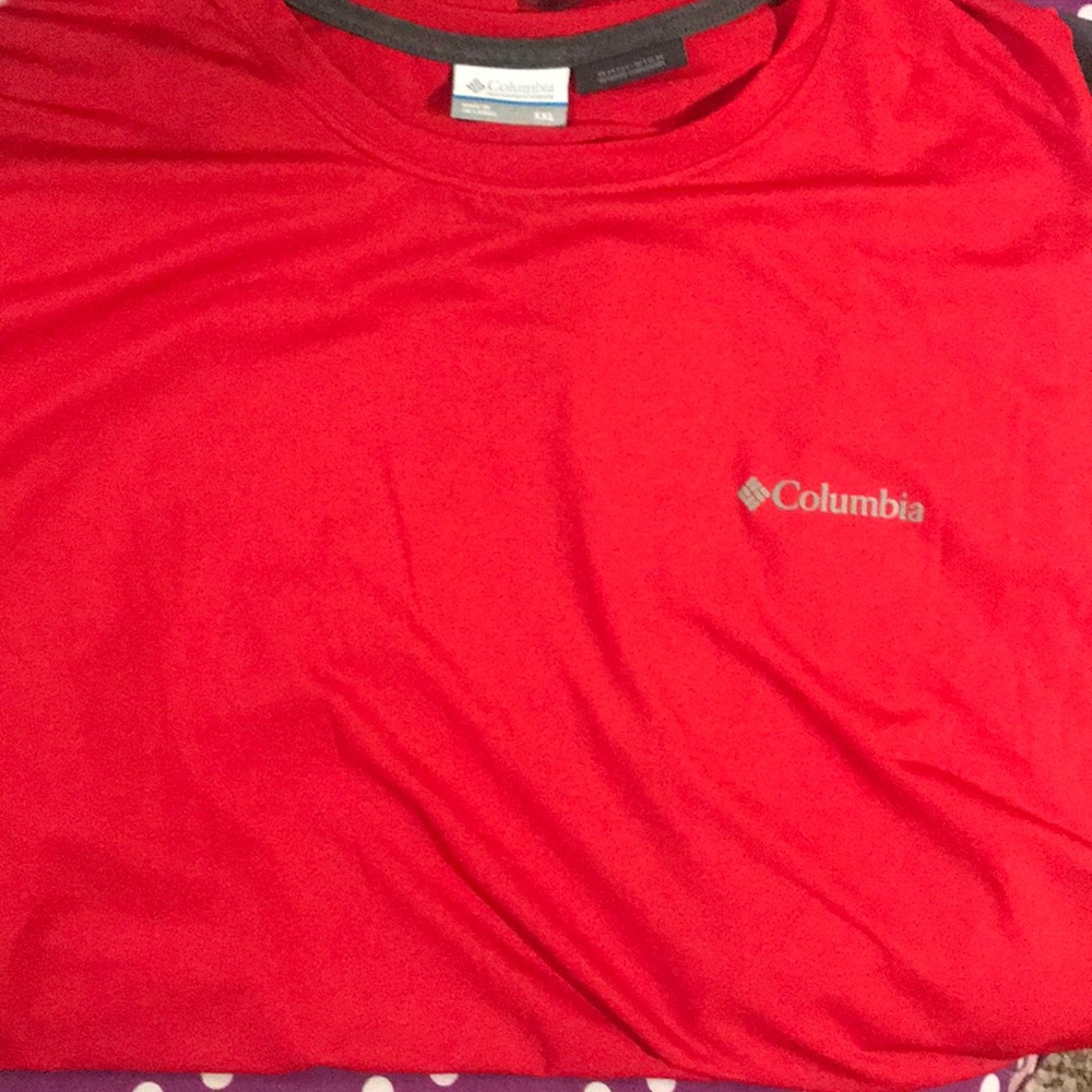 Men’s Columbia shirt